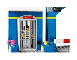 kocke/LEGO-60370-POLICE-STAT.-CHASE_3